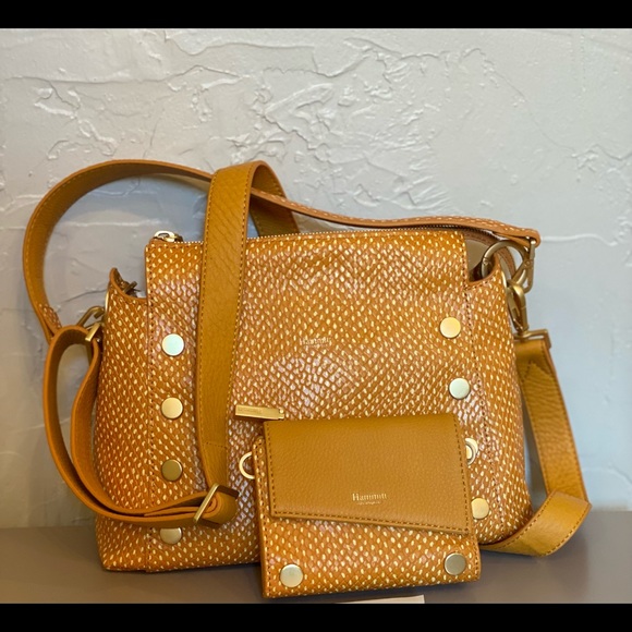 Excellent condition medium Bryant in apricot with matching small levy wallet. - Picture 1 of 1